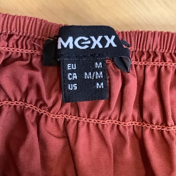 MEXX 2-Piece Smocked Peplum Eyelet Puff Sleeve Shorts Set Size M - Picture 13 of 16